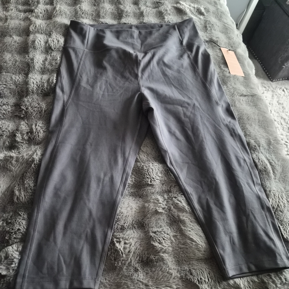 Girlfriend Collective High Rise Capri Leggings